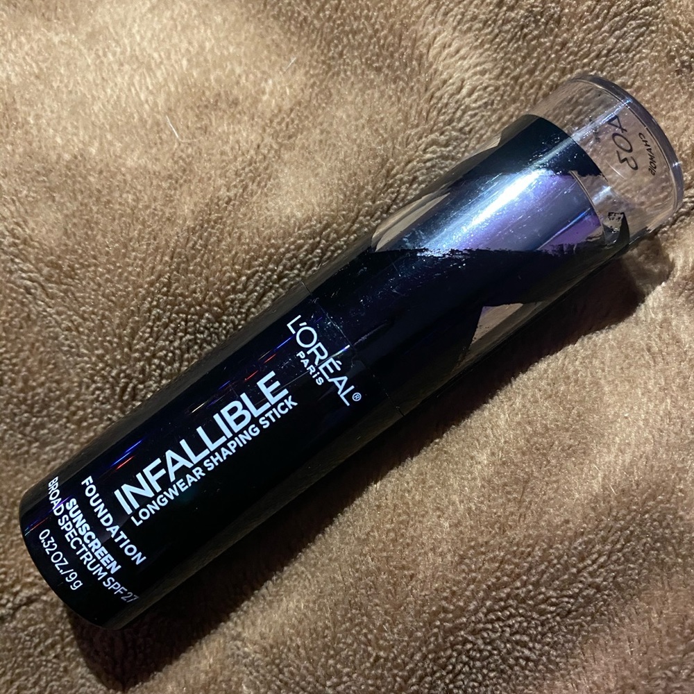 Nip 403 BUFF L’Oréal infallible foundation stick